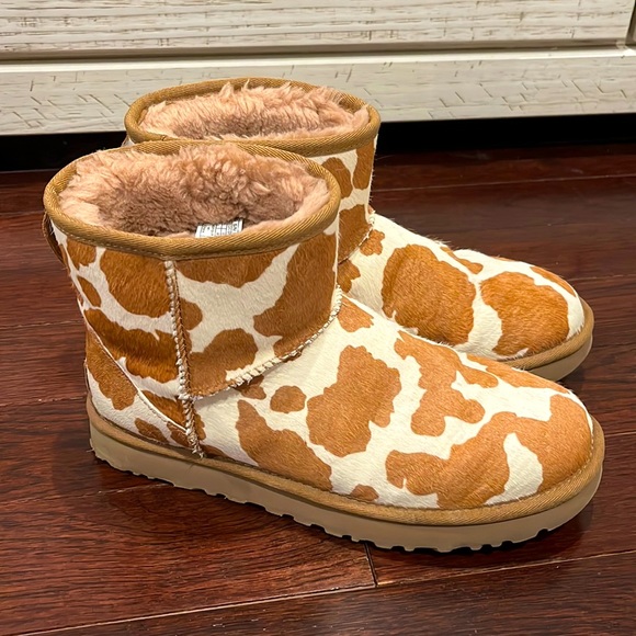 UGG Shoes - UGG Cow Print Classic Mini Boots in a Women's Size 9, Like-New 🐄